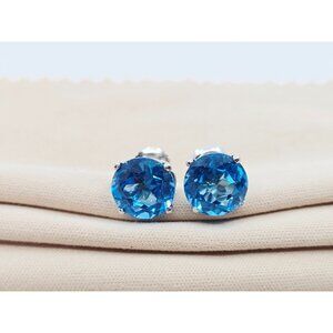 Beautiful 14K Karat Solid White Gold Designer Round Blue Topaz Stud Earrings
